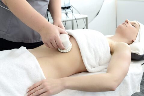 Kroppsmassage med NBE 1000 radiofrekvens hos AS Skinclinic i Norrköping